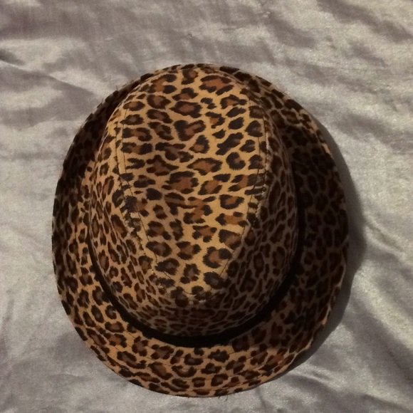 Miley Cyrus & Max Azria Accessories - Cheetah Print Hat Miley Cyrus x Max Azria